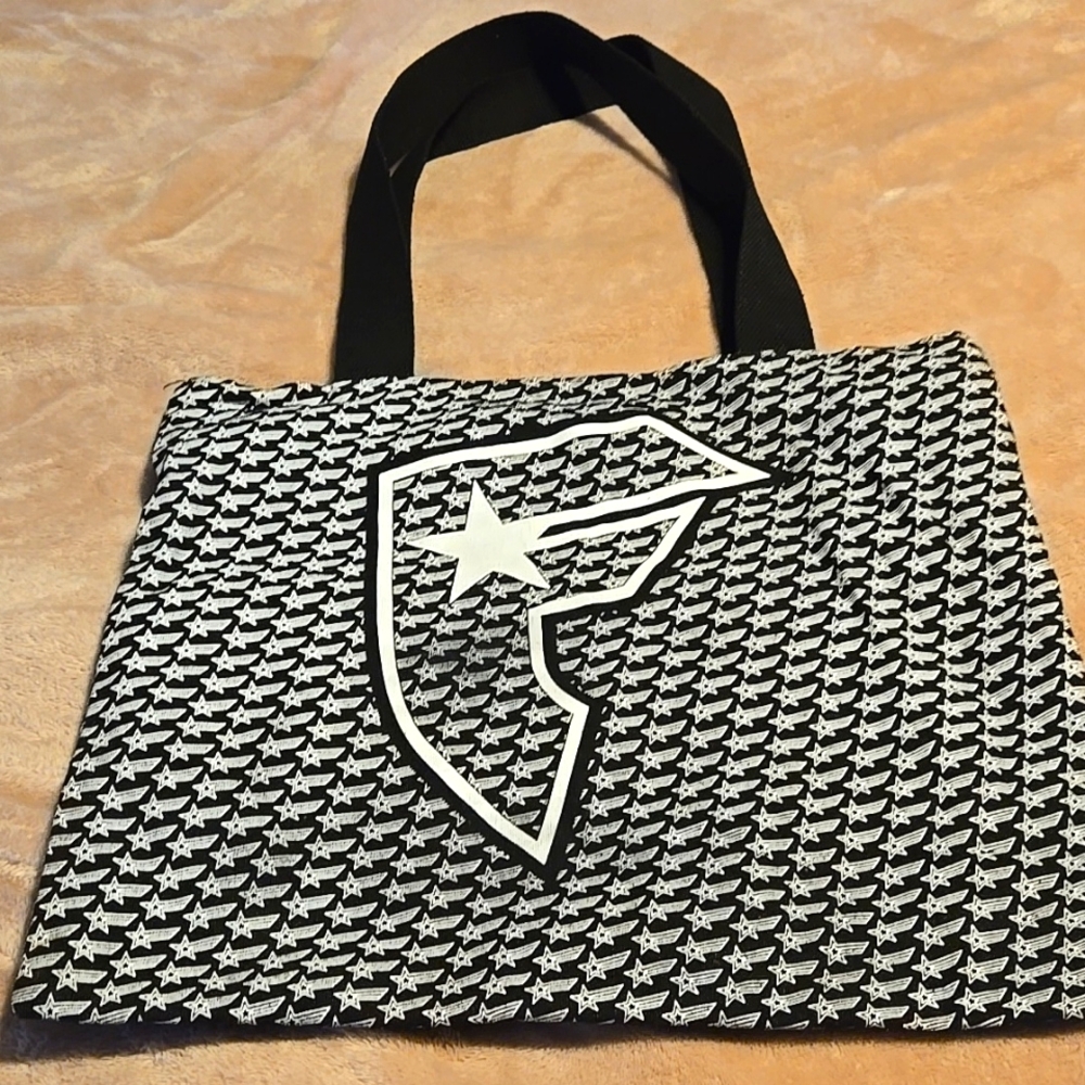 FAMOUS  TOTE BAG